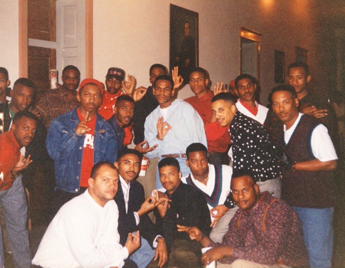 Kharisma92's tweet photo. The Nupe's and ME back in the fall of 1992!!
#TBT
#EtaUpsilon
#MissState https://t.co/UB0X2gvOmi