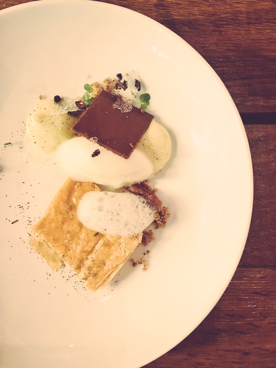 Aurelie's tweet image. What a great diner with @pierresang 🙏🌼🌸🌺😋 #blindtesting