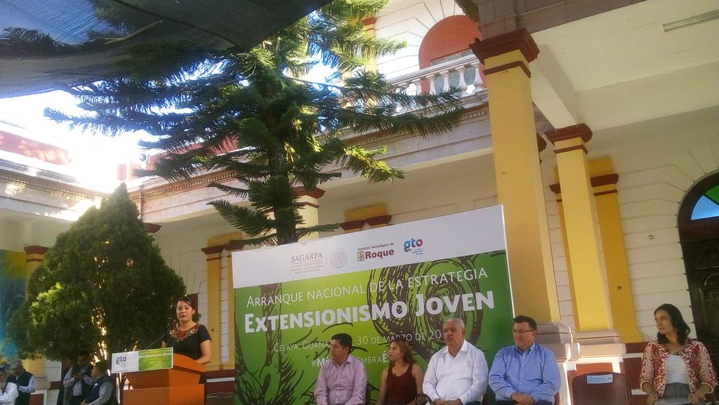 incarural's tweet photo. Mensaje de Yuliana Olalde,  participante en Extensionismo Joven en Arranque del Programa 2017 https://t.co/Sks5p2xnrz