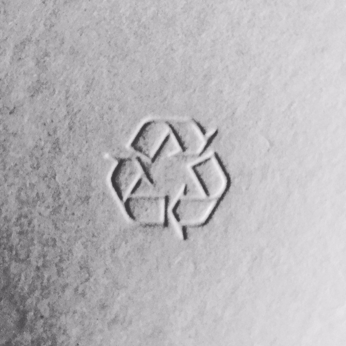 theluxuryexp's tweet photo. 09 Wardrobe Processing - Part I: #Declutter...spring clean your way to a #sustainable #streamlined #closet  https://t.co/2UFFdDf7TF #fashion https://t.co/BPo3khwzzd