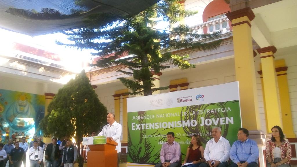 incarural's tweet photo. Dirige palabra a jóvenes el Secretario de SAGARPA @ppcalzada  en Arranque Nac de Estrategia de Extensionismo Jóven https://t.co/cJyE4ofcwi