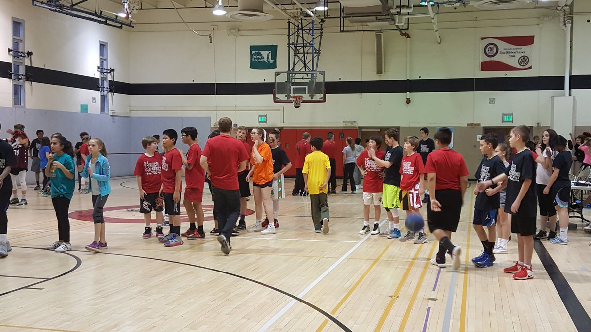 Awesome turnout <a href="/TeamRidgely/">RidgelyMS</a> 
for March Madness! We support <a href="/HelpingHopkins/">Kids Helping Hopkins</a> <a href="/DrPenK/">𝓓𝓻. 𝓟𝓮𝓷𝓮𝓵𝓸𝓹𝓮 𝓔. 𝓜𝓪𝓻𝓽𝓲𝓷-𝓚𝓷𝓸𝔁🎶</a> @willbateszone3