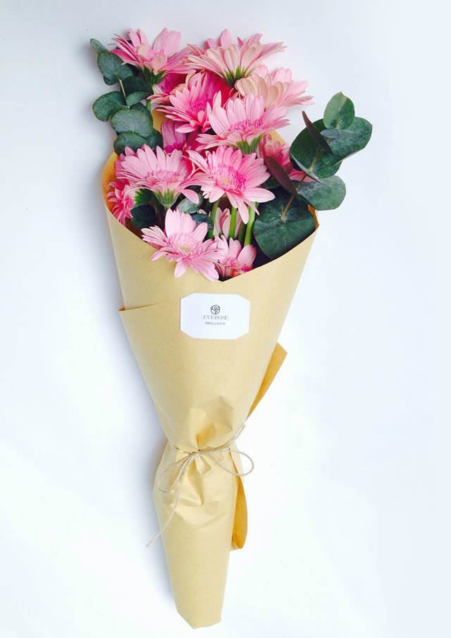 iflowerofficial's tweet photo. Selected flowers and random delivery. #sunflower #iflower #EDHECsmm https://t.co/WAm67UGXlH