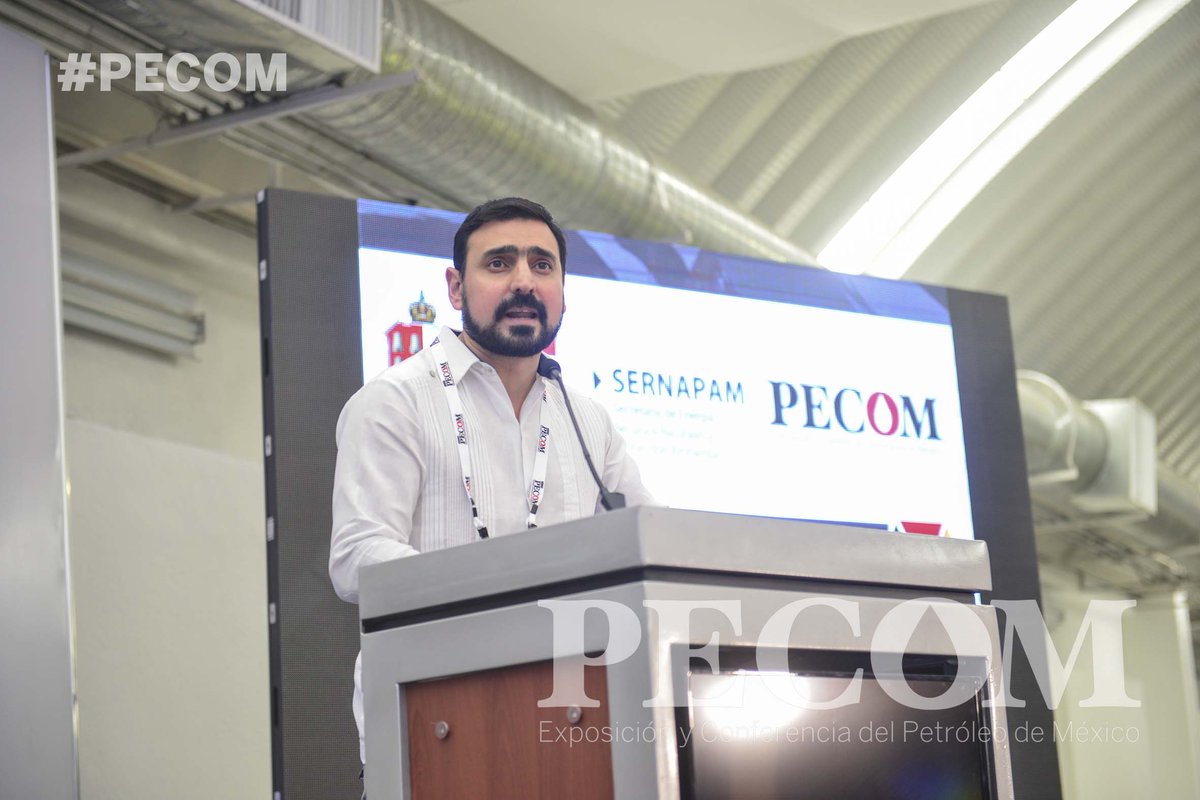 PecomMexico's tweet photo. Tabasco en el nuevo escenario energético de México: Reyes Abreu. subsecretario de Energía y Cambio Climático, de la #SERNAPAN en #PECOM 2017 https://t.co/zFa0vPOxkw