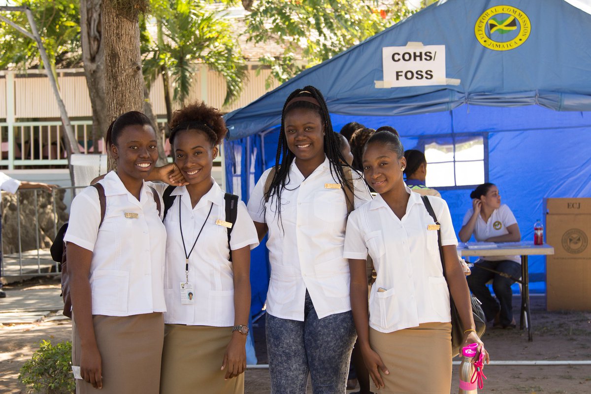 UTStudentsUnion's tweet photo. #COHS #FOSS out in their numbers to vote. What about you? #YOUvote #USUelections https://t.co/Yg5HbCcVVF