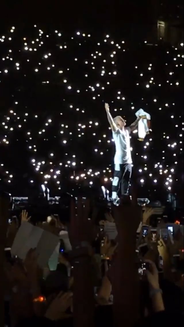 TOPRAYDANDO's tweet image. eu só queria salvar essa foto na minha vida no meu coração