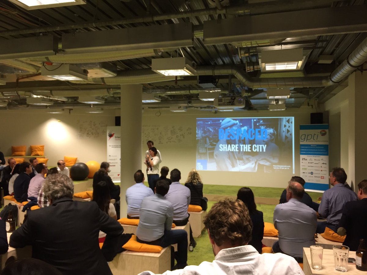 hentz_on's tweet photo. Interessante Pitches beim German PropTech Meetup @ZIAunterwegs @GPTI_de @BeSpaced https://t.co/yov2M43EOo