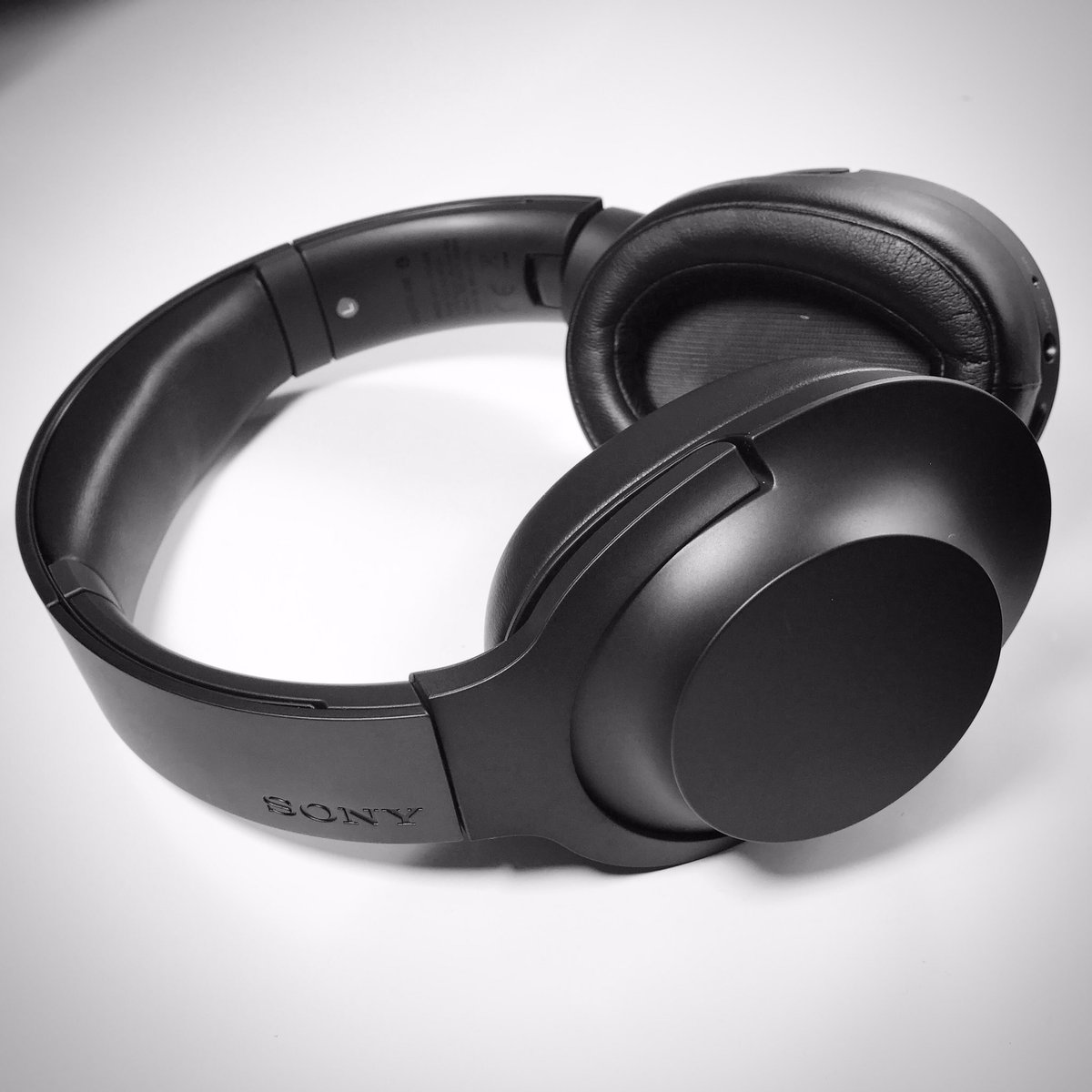 unboxed's tweet photo. 🤤 @Sony https://t.co/XQ7GSycik6