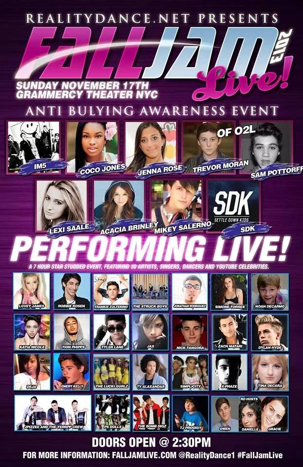 ArtistOneTour's tweet photo. Flashback Flyer #JamFam #5YearAnniversary ! @jennarose3xo @IM5band @TheRealCocoJ @mikeysalerno #SDK #SAMPOTTORFF @AcaciaBrinley more https://t.co/4pvRF8oM5R
