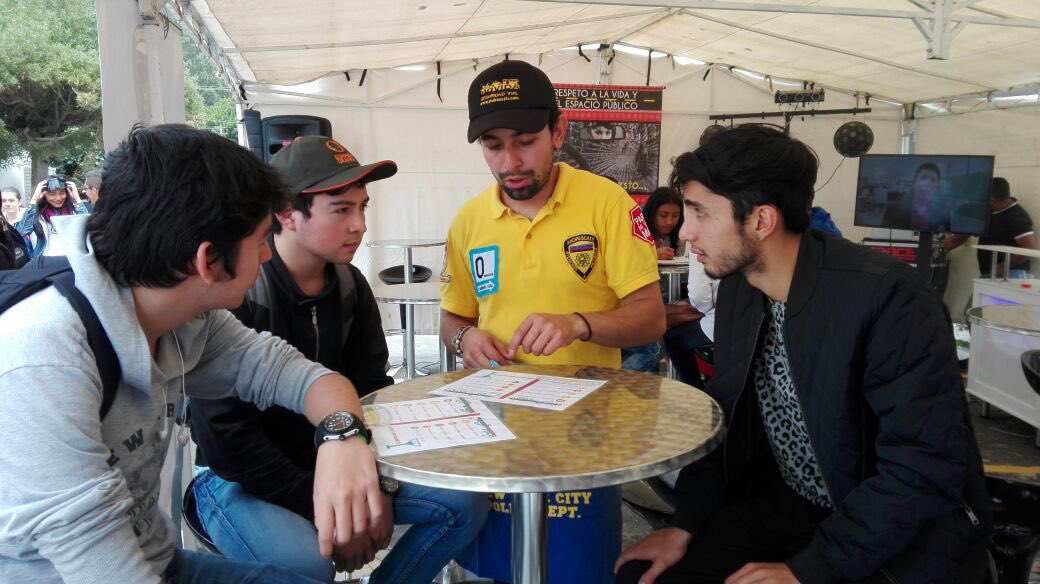 ItboyBoyaca's tweet photo. Hoy llegamos a la UPTC de Duitama con la estrategia del parque movida, con el fin de socializar didácticamente conceptos de seguridad vial https://t.co/vKQc489UD5