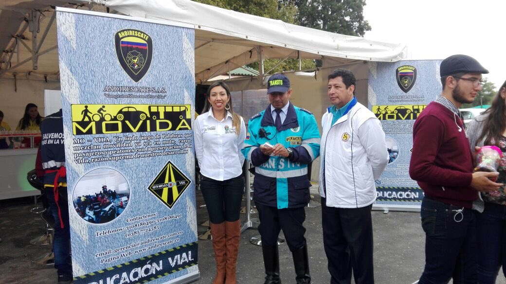 ItboyBoyaca's tweet photo. Hoy llegamos a la UPTC de Duitama con la estrategia del parque movida, con el fin de socializar didácticamente conceptos de seguridad vial https://t.co/vKQc489UD5