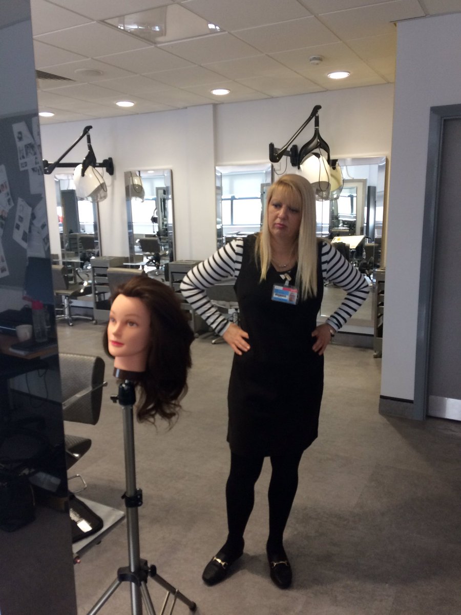 LeeStaffordLSE's tweet photo. #bigandbouncey #big10s #STAF #headchecks with Karon and Carrie 🙌🏻 @NorthLindsey @leestaffordhair https://t.co/vSU4jYVNaX