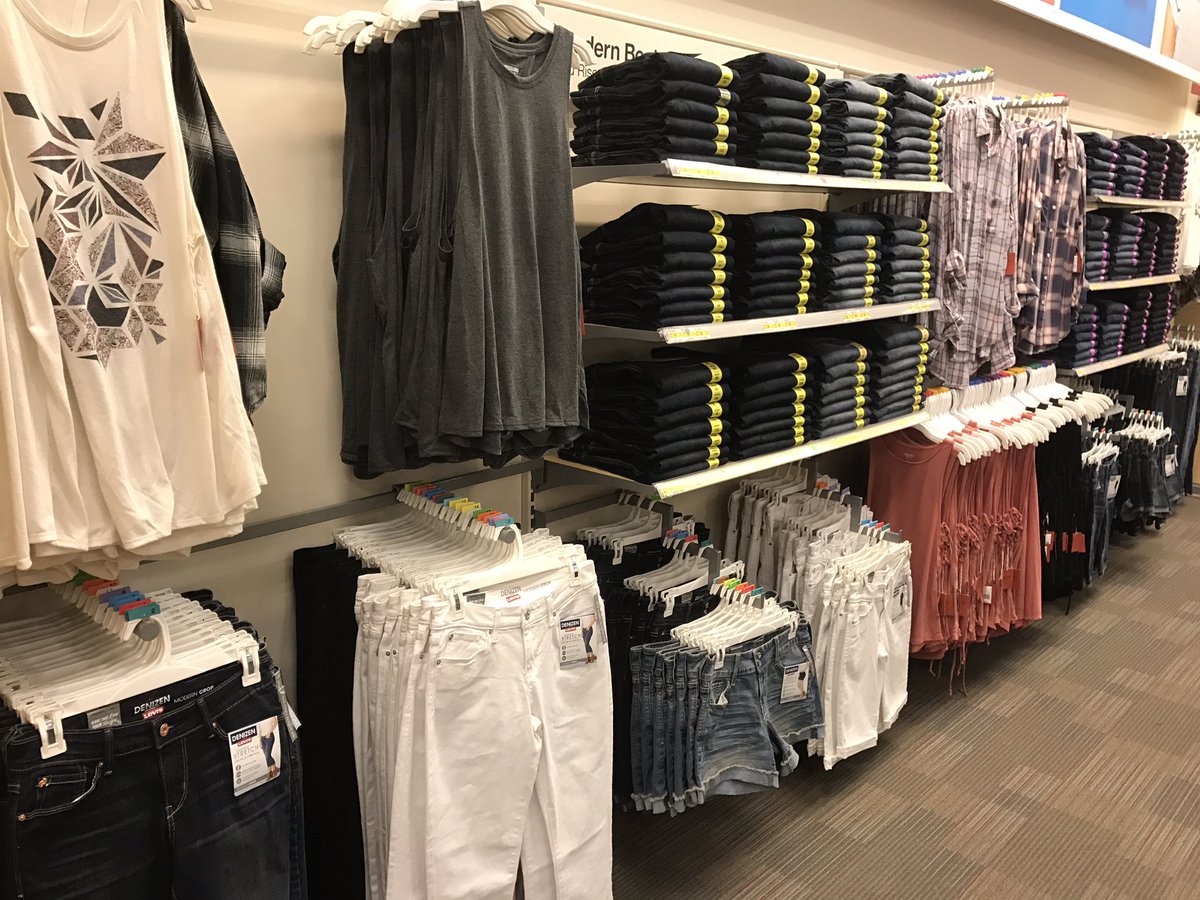 Jeans Pt. 2! <a href="/bishopma21114/">Maria Bishop</a> @ColonJosian <a href="/JustinBowen01/">Justin Bowen</a>