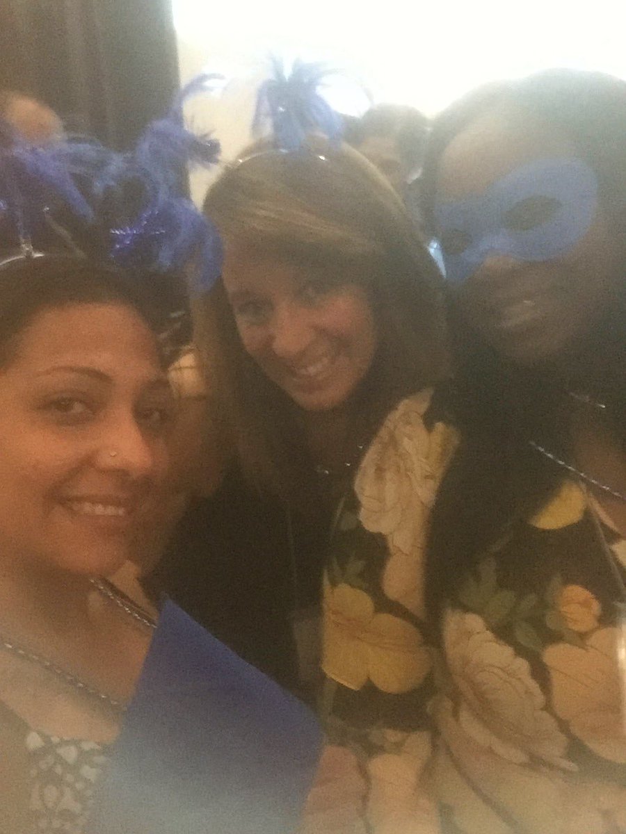 nikkip807's tweet photo. Showing our colors #TLECON #Brighteam#blueteam https://t.co/iyMgzh3dWu