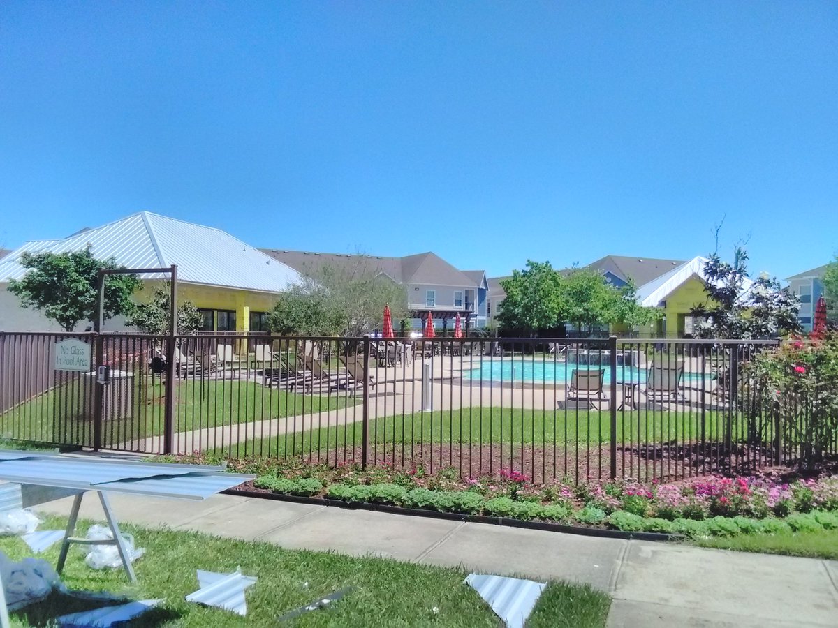 TheResidence's tweet photo. Crazy awesome things are happening here @TheResidence! New fitness and gazebo should be finished just in time for the summer!! Get pumped!! https://t.co/Ncx3s4qXnq