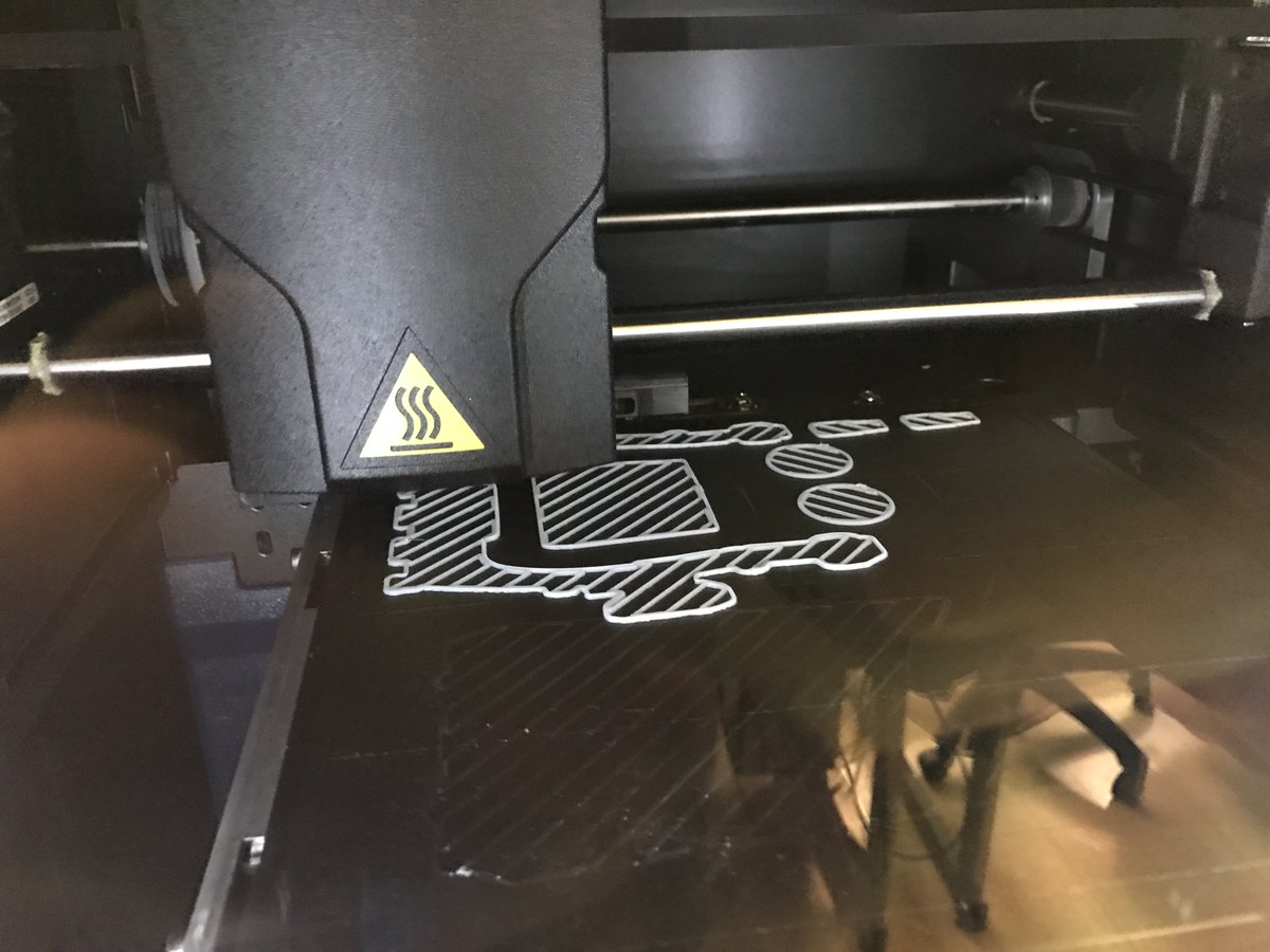 EngineersJc's tweet photo. No days off, the grind don't stop - The JC Engineers are in the shop! @Mr_West_JTHS @JTHS_204 @Enablethefuture @3d_printers https://t.co/VlYH7bFZTW