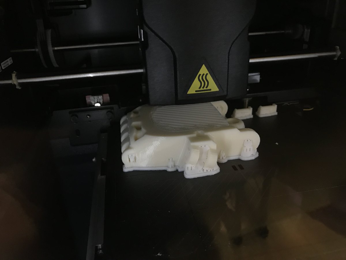 EngineersJc's tweet photo. No days off, the grind don't stop - The JC Engineers are in the shop! @Mr_West_JTHS @JTHS_204 @Enablethefuture @3d_printers https://t.co/VlYH7bFZTW