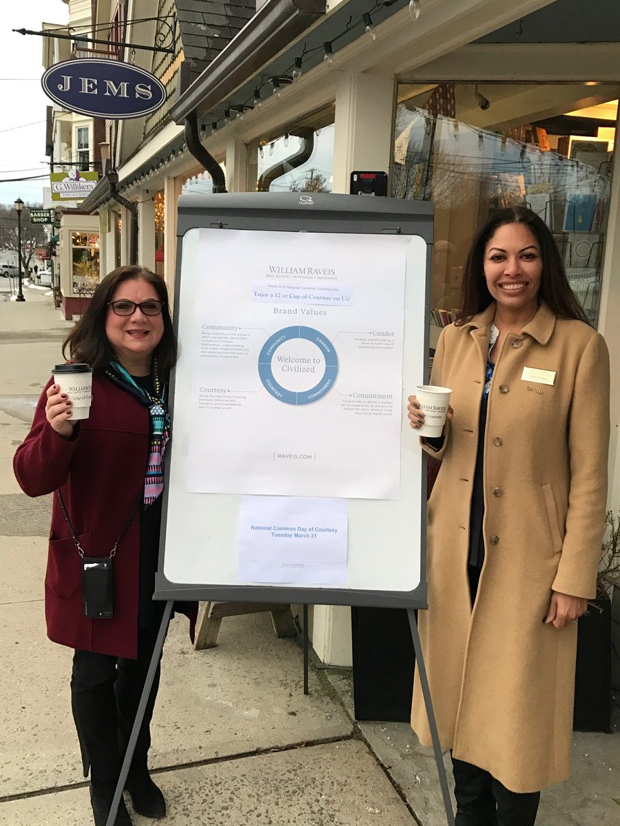 WilliamRaveis's tweet photo. Little Joe's Books was a happy host for #CupOfCourtesy, where our Katonah agents gave out free coffee! #WelcomeToRaveis #WelcomeToCivilized https://t.co/CxNbXgG2tP