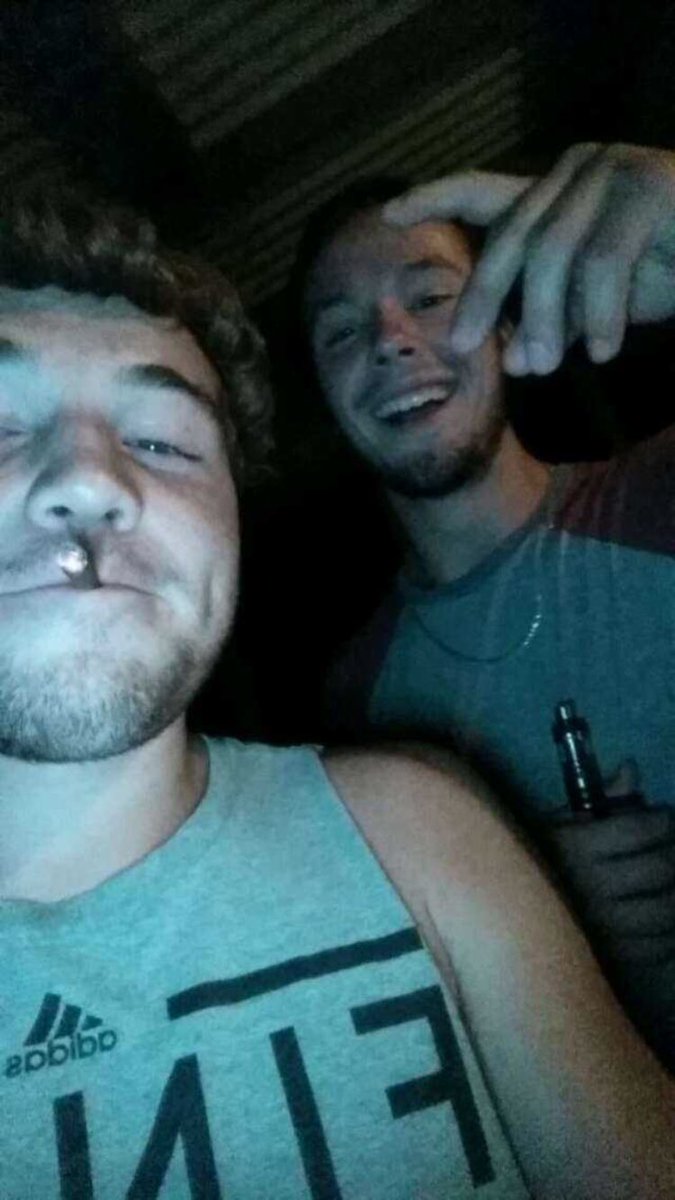 BlakeDuke17's tweet photo. Happy Birthday to a real pan 😂🎉@TBarge7 https://t.co/yDWZUSEkJI
