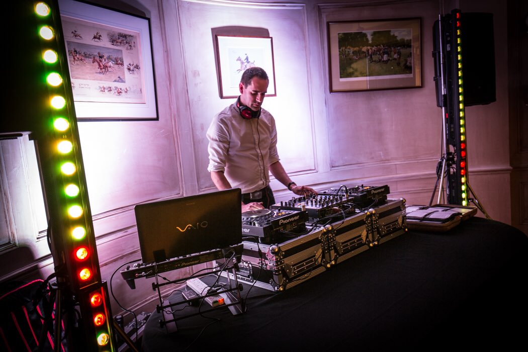 DJjamesOliver's tweet photo. Great fun DJing at @DBPoloClub Thanks to @Warwickshirewed and @DjAndySaunders for a fantastic set up https://t.co/6IMU87tYMD