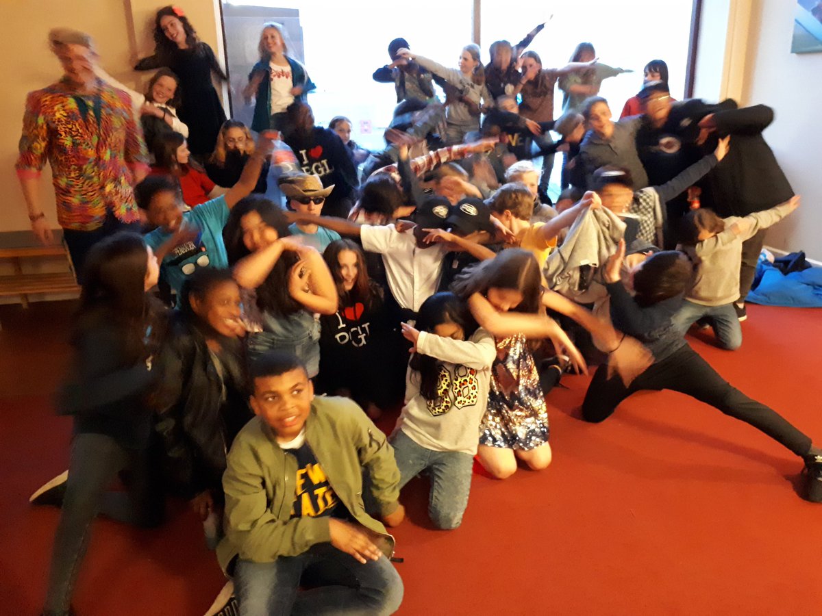 Grazebrook_Pri's tweet photo. DISCO here we come! Cutting shapes with our friends on the final night @PGLTravel #Year6 #OsmingtonBay #OverTooQuick https://t.co/owcKzlR3hu