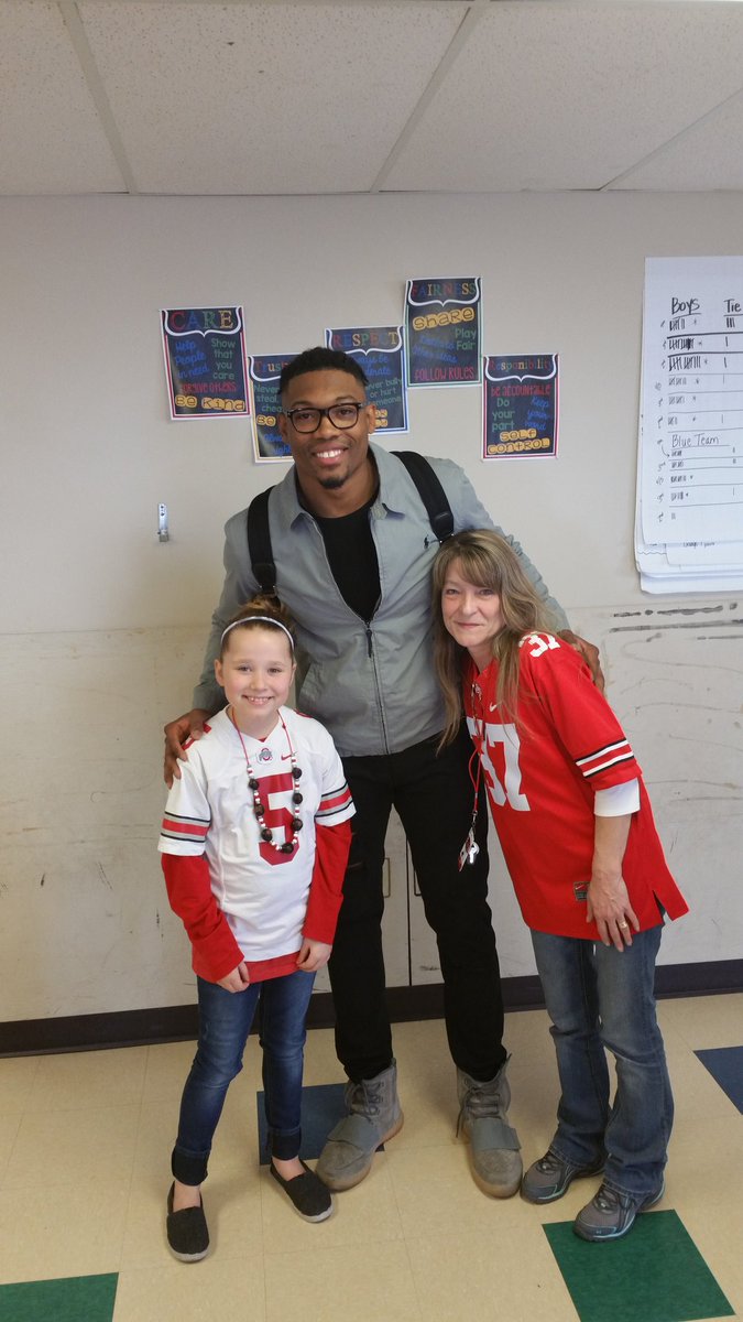 MikeyEv21's tweet photo. @RIP_JEP made my daughter's whole year...good luck this year from ICPA https://t.co/yzn1Uh456Y