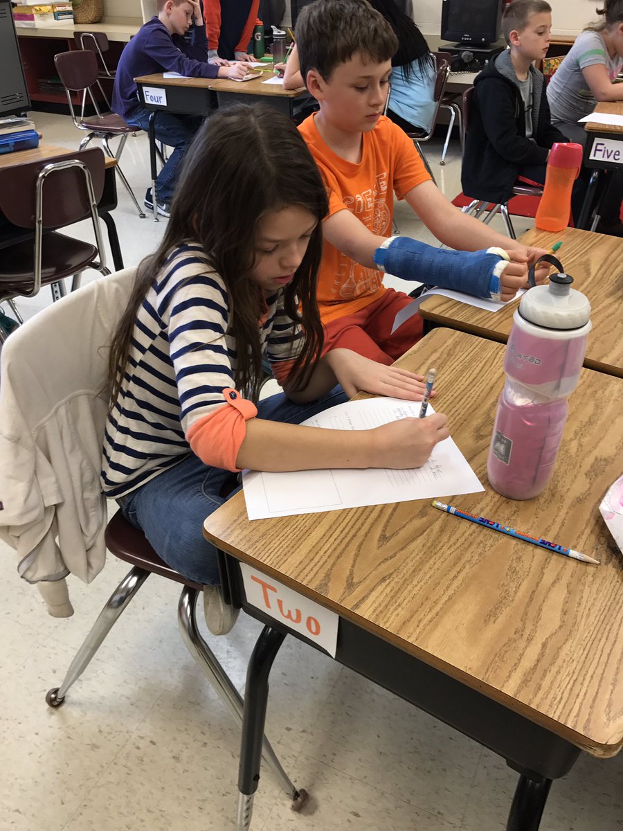 counselor_ees's tweet photo. 4th graders ponder "What will you do to make the 🌎 more beautiful?" #beautyisallaroundus #boone2020 #lovekyschools #reflectingthoughts https://t.co/fn4ugqsLEx