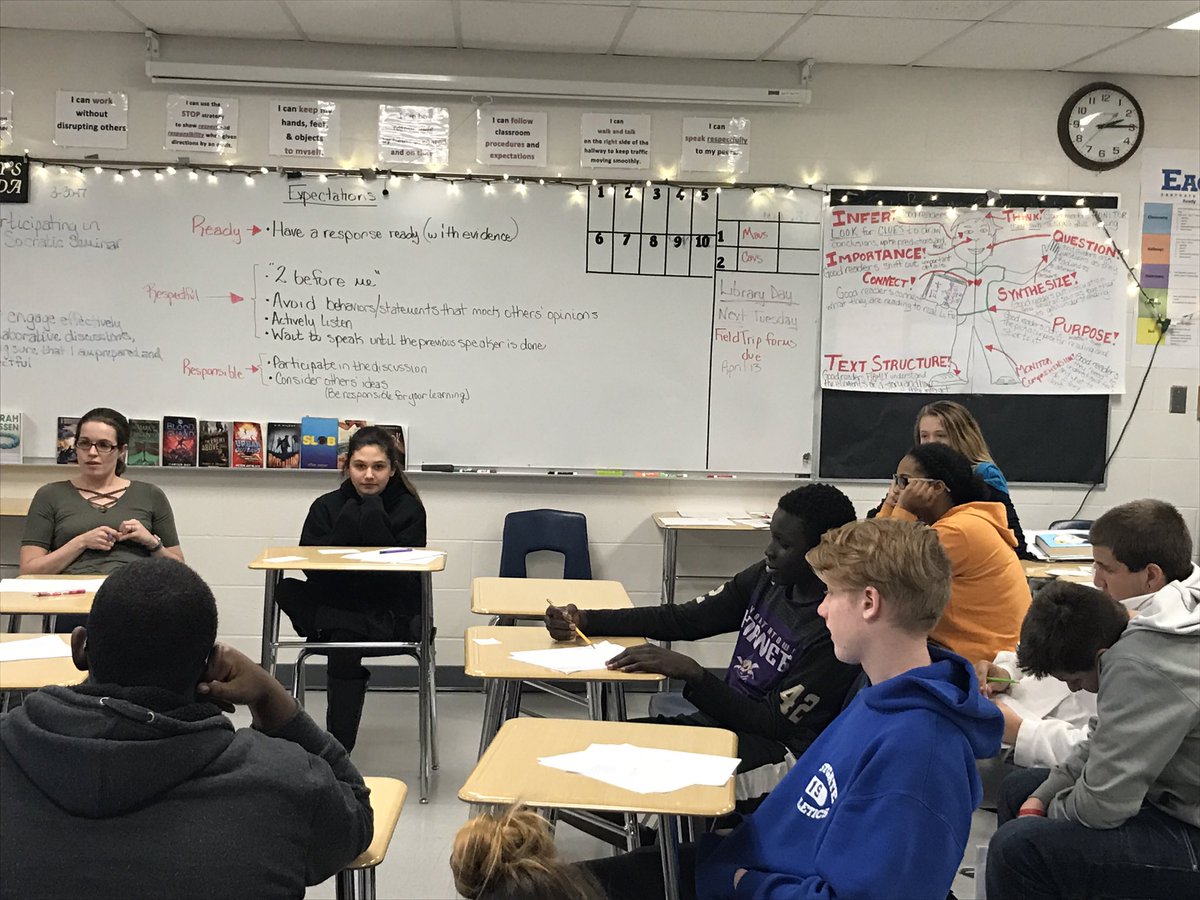 Eastgate6NKC's tweet photo. Mrs. Goodwin's 8th grade ELA class engages in a Socratic Seminar while other teachers observe her lesson. #AVID #HostLab https://t.co/7HnGgFtDEt