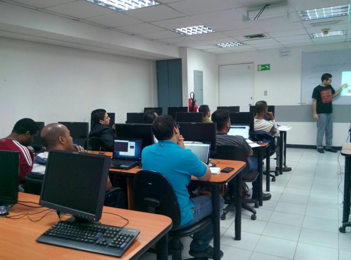 SUSCERTE's tweet photo. #Hoy #FormaciónSuscerte | Curso Medio de Informática Forense dictado por el especialista Jesús Rojas en el #tsjDEM https://t.co/fspu2Ye8BM