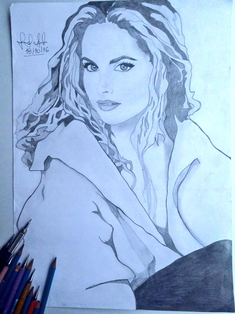 AnaClaudiaSSan's tweet photo. @LuceroMexico tatuei vc nessa folha de sulfite gostou? Kkkkk 🙈 TQM 💖 https://t.co/ZLp8s17CvG