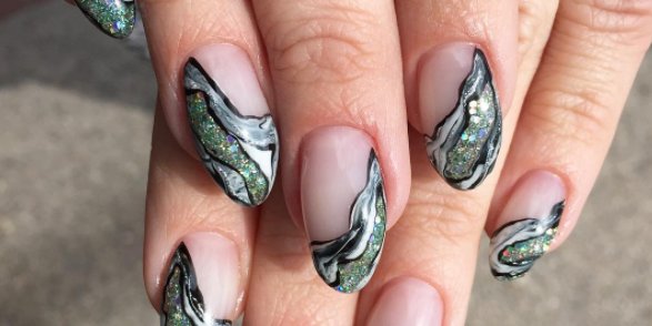 ConnectUsToday's tweet photo. Today in #nail microtrends: #GeodeNails
https://t.co/GufndysQ3h https://t.co/ogzy3VHf1d