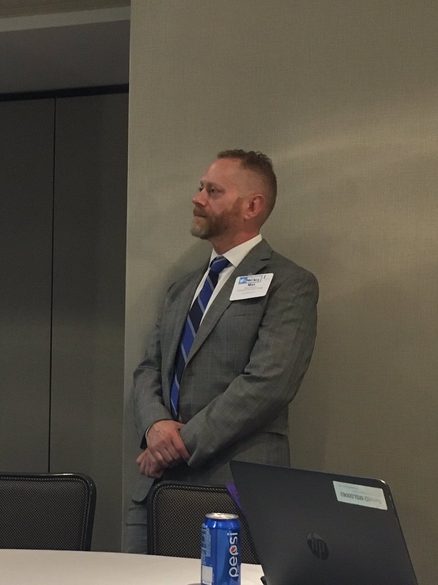 blevinsa's tweet photo. Max Anderson is teaching us how to hire an instructional designer. .@maxlibris #thecgea https://t.co/agD0U6bwOS