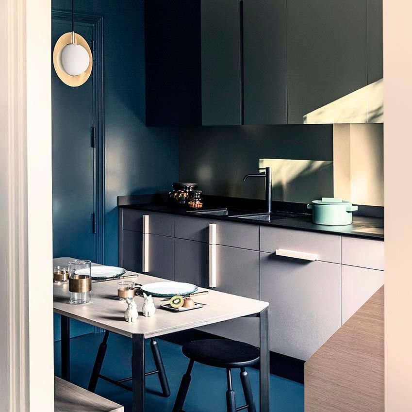 ELLEDecoUK's tweet photo. Blue is the coolest colour in kitchens! Here’s how to work the look – https://t.co/vMRpmOB1JA #EDkitchens https://t.co/0PNJreRnx5