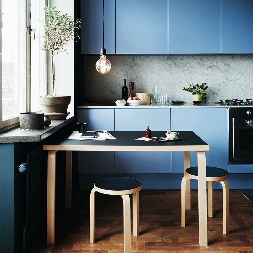 ELLEDecoUK's tweet photo. Blue is the coolest colour in kitchens! Here’s how to work the look – https://t.co/vMRpmOB1JA #EDkitchens https://t.co/0PNJreRnx5