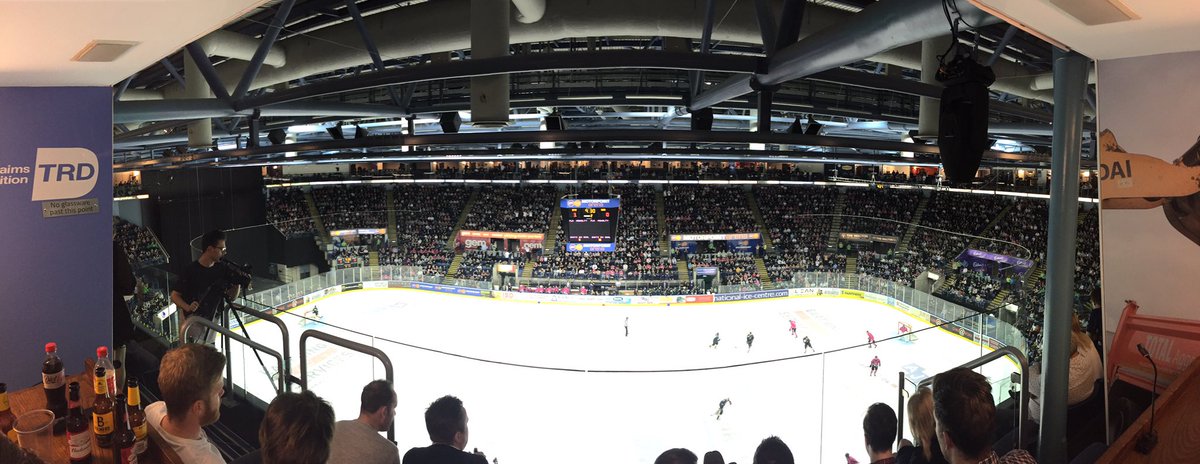 Varsity Ice Hockey #NTUvUON with <a href="/ChrisUoN/">Chris Colegate</a> <a href="/StrafeCreative/">Strafe Creative</a> @ICNapps <a href="/HallamInternet/">International Digital Marketing News</a> <a href="/LockwoodLKWD/">Lockwood</a> @DistinctionUK thanks for the invite!