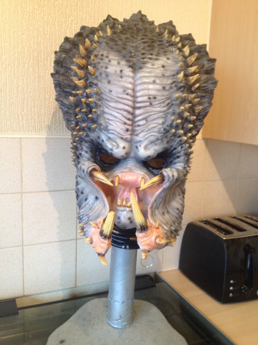 JamesHowgatefx's tweet photo. Elder Predator Head markings changed, piercing added to lower tusk. Just need to add quills, Dreadlocks and beads. https://t.co/laValYBpfH
