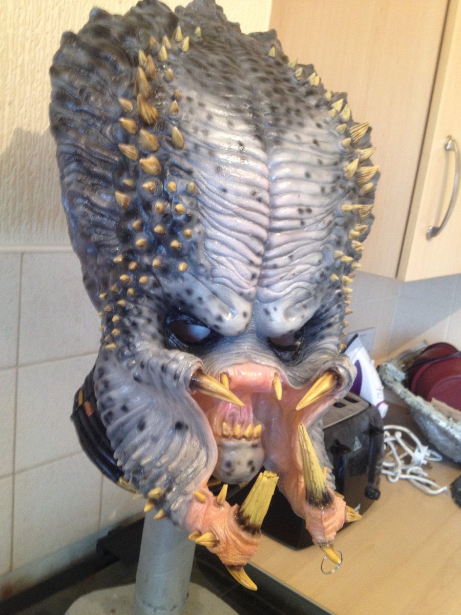 JamesHowgatefx's tweet photo. Elder Predator Head markings changed, piercing added to lower tusk. Just need to add quills, Dreadlocks and beads. https://t.co/laValYBpfH