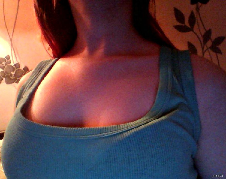 TeamCyrusLohan's tweet photo. #Clavicles https://t.co/BjXjk4CxWQ