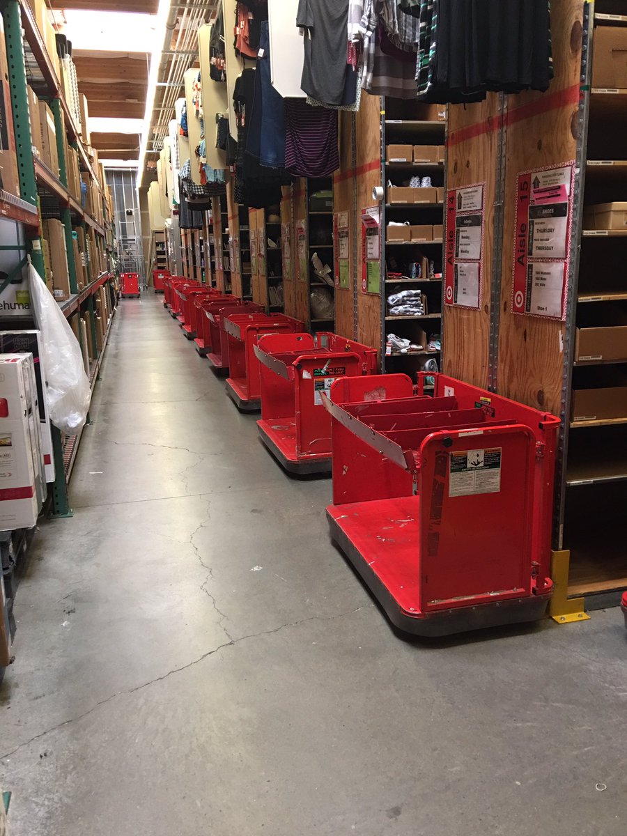 stuartkelloff's tweet image. So much pride for our backroom! #CleanEveryDay #VanMallStars #InTheStoreOnTheFloor