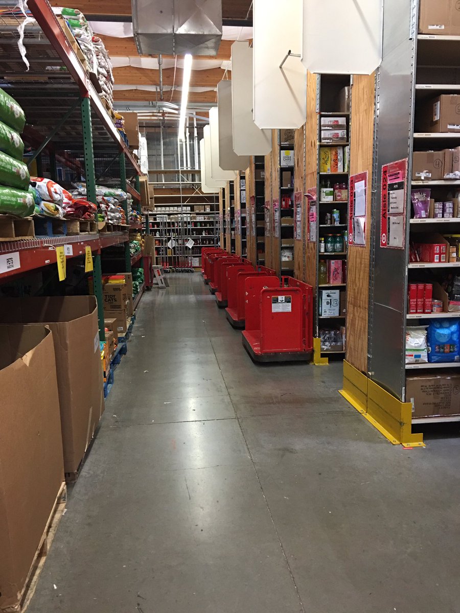stuartkelloff's tweet image. So much pride for our backroom! #CleanEveryDay #VanMallStars #InTheStoreOnTheFloor