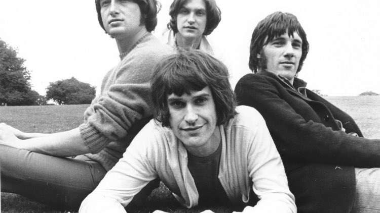 Jesseleanor's tweet photo. THREE wondrous Kinks songs on #eastenders tonight!!! πππ #SirRay https://t.co/HyrXDyolMk