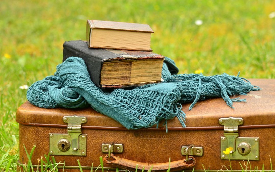 CMC365's tweet photo. You've purchased your ticket for #CMC17. Now what? Make your packing list. We have some tips: https://t.co/w7eV21O53k https://t.co/8YNonUGylp