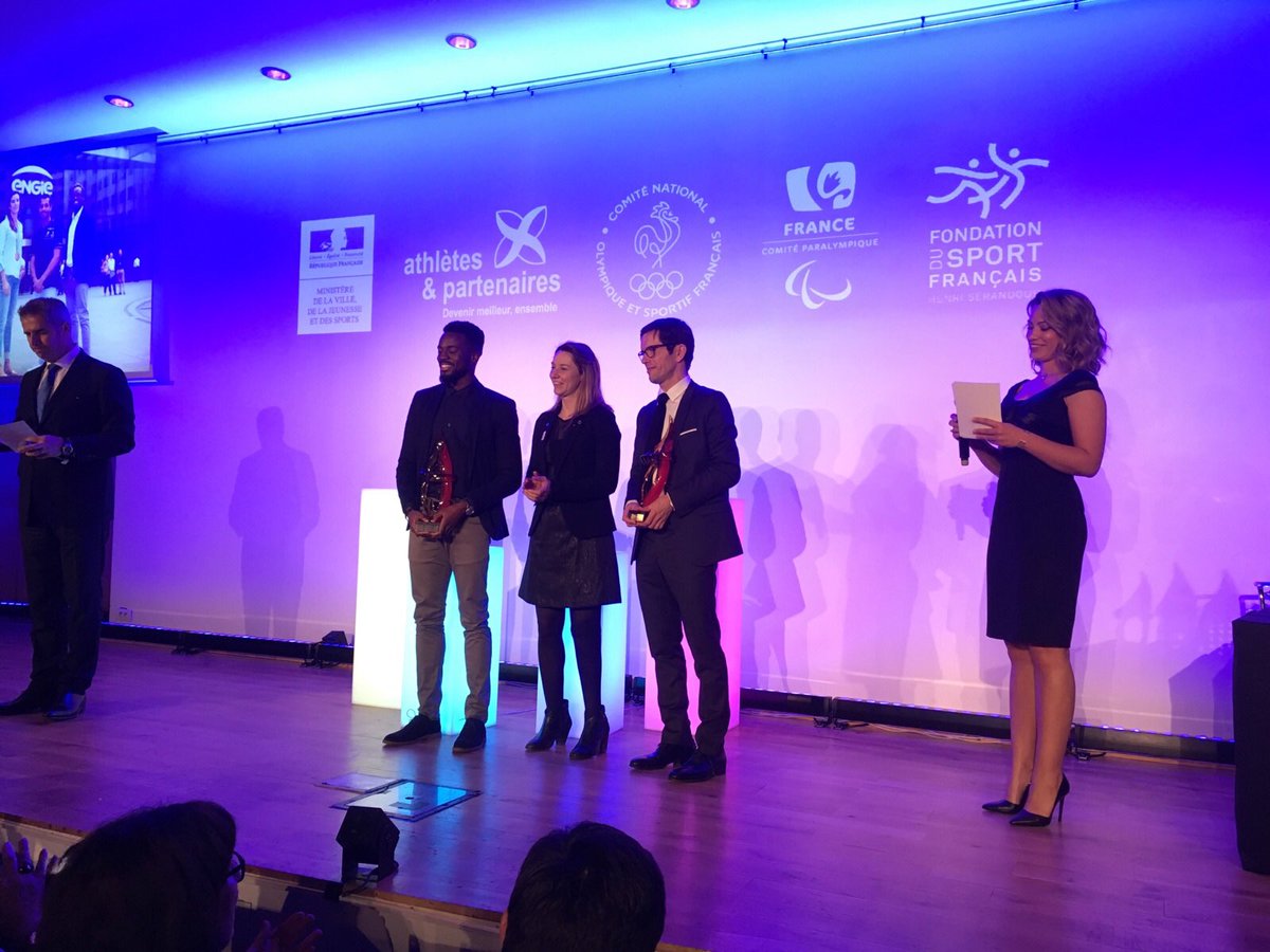 EquipeFRA's tweet photo. Remise des trophées du #pactedeperformance à @ENGIEgroup @HeadCycles et @HyundaiFrance https://t.co/AVcMEkTZN8