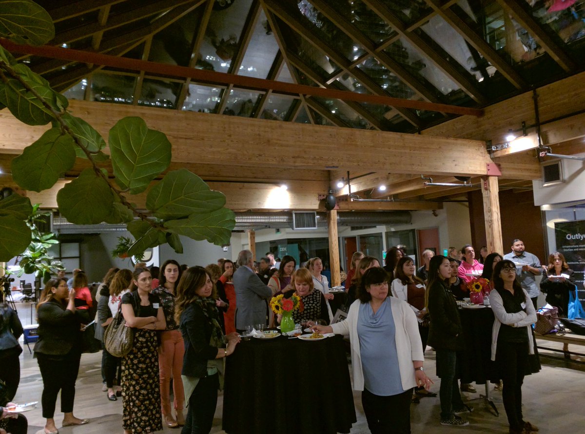 SFIWEF's tweet photo. What a wonderful evening of inspiration and connection! @RosieCloser @be_heroikka @DamasRoxana  @galvanize @quantasmarias  #WEESF #WEEGlobal https://t.co/Z3mPuebcLc