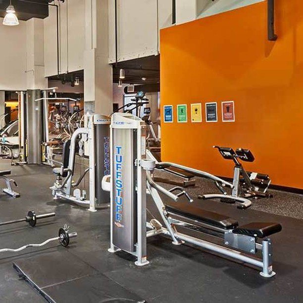 UTowersAustin's tweet photo. Everything you need is in one location with #UTowers, including our awesome gym (which could be yours, too)! #UT21 #UT20 #UT19 #UT18 #UTAus… https://t.co/MP8GiEAbem