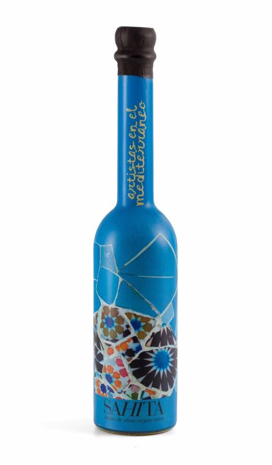 La Variedad Hojiblanca presenta una composición de ácidos oleicos y antioxidantes.
#sahita #EVOO #extravirginoliveoil #presents #gaudi