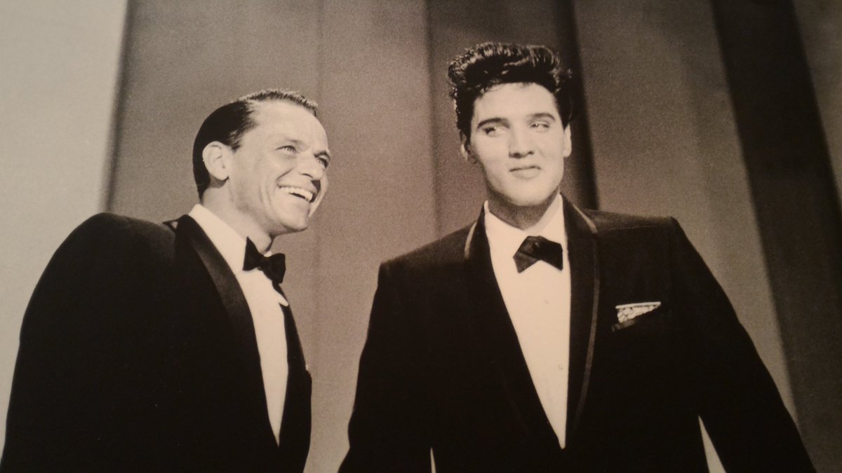 FarandulaShow's tweet photo. En la muestra #Sinatra100 en el Centro Cultural Borges junto a @maxi_pardo @3MusicaProd https://t.co/0MkrFFLvAx