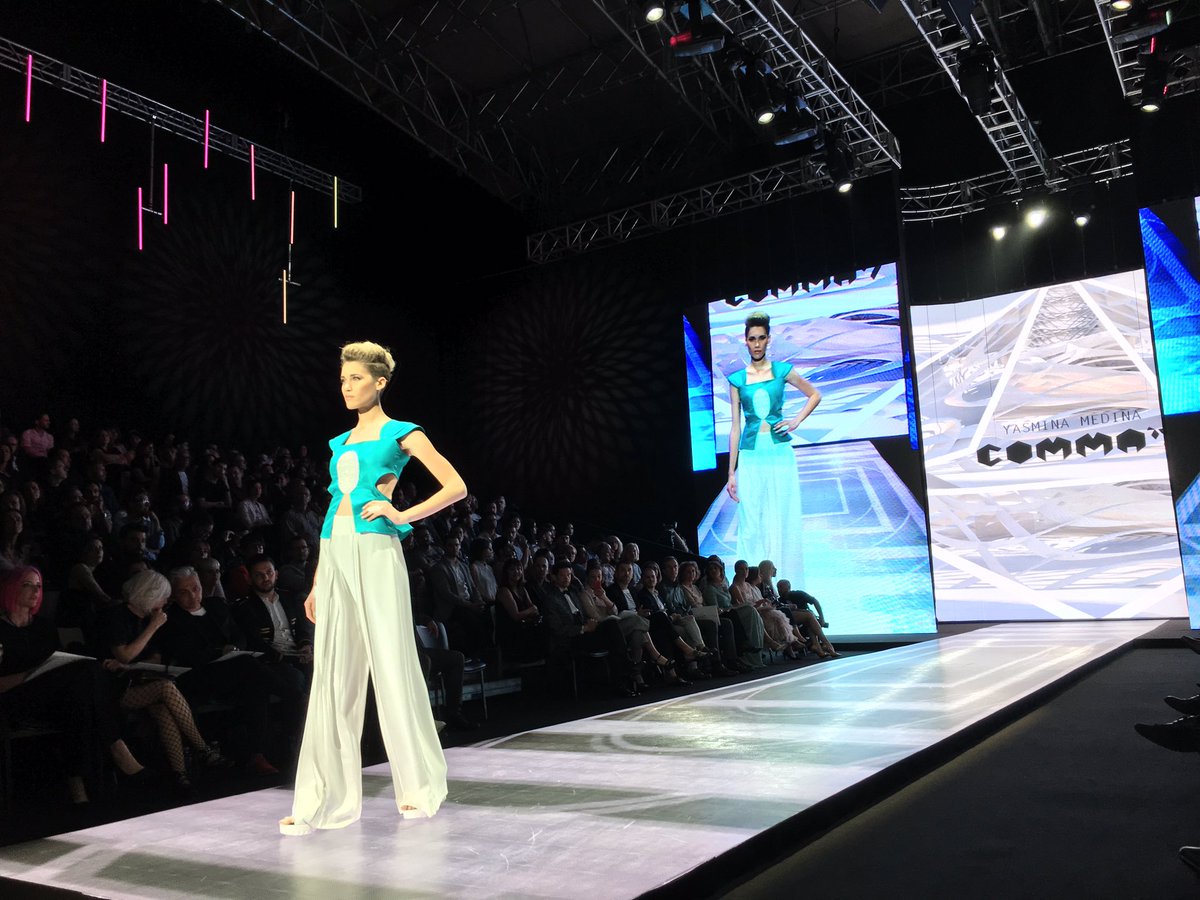 alfonso_cabello's tweet photo. #FeriaModaTfe espectacular, sorprendente, sugerente, desafiante... 👏👏👏 cracks @Efraincan @carlosislaTF https://t.co/QUOr88LB2V