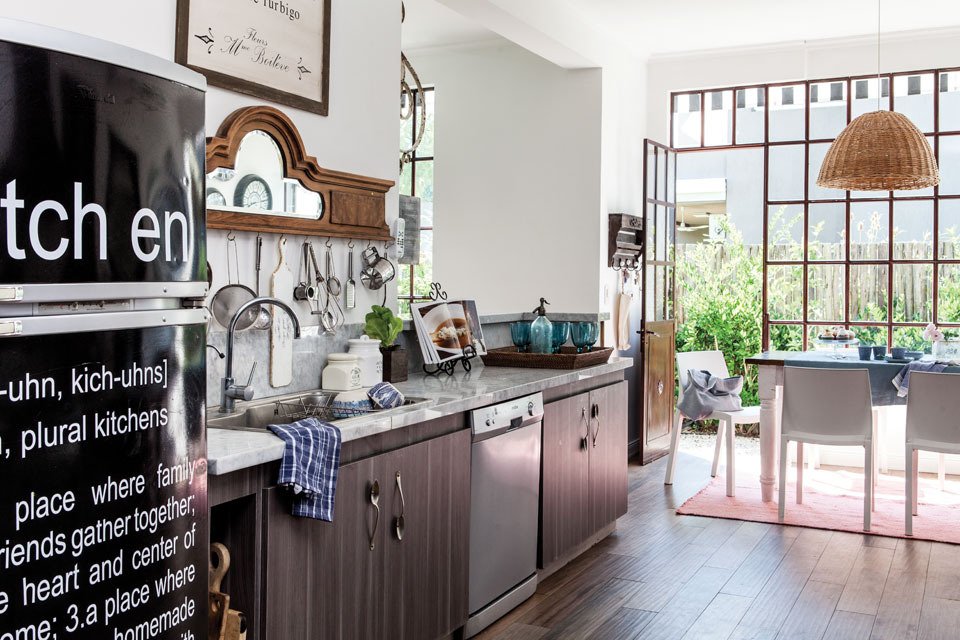 #LivingAbril llega con el Dossier Cocinas, uno de los favoritos del año. La esperamos recorriendo esta joyita: bit.ly/2nAIGTC