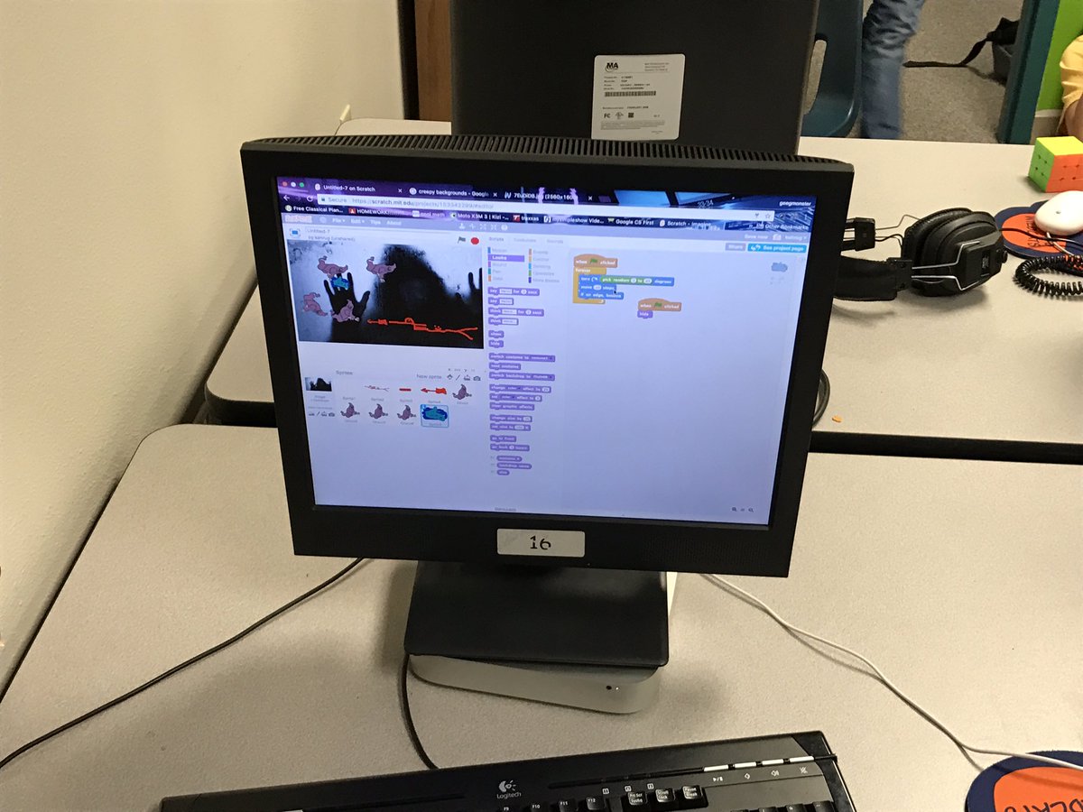 treyw97's tweet photo. The perfect stage is always an important #coding decision! @scratch #eddins #eddinsCode #myMISD #mckedtech #kidsdeserveit https://t.co/loOfbMoAH6